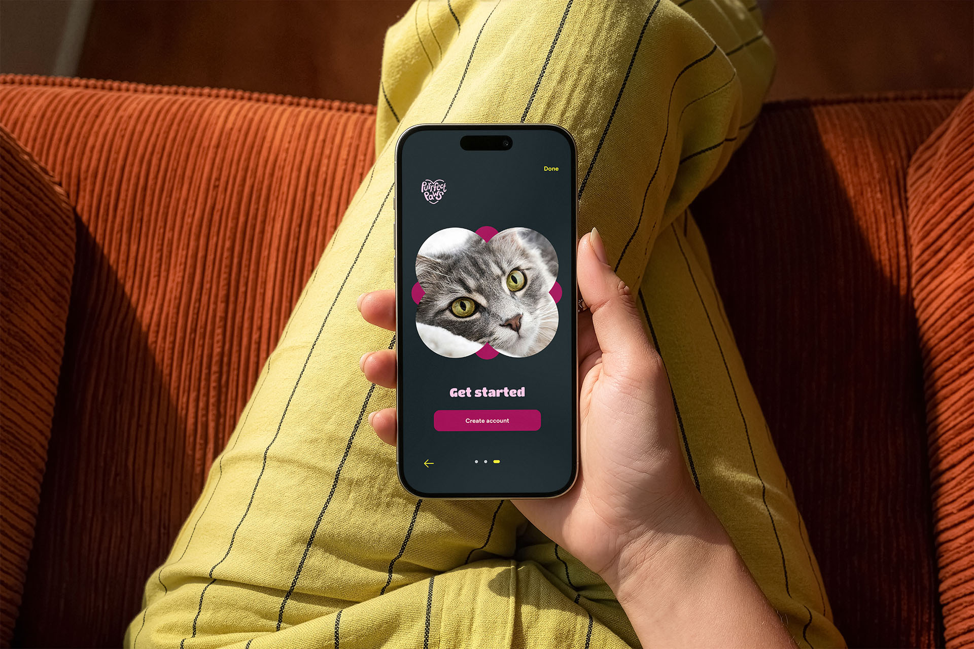 iPhone-purrfect paws